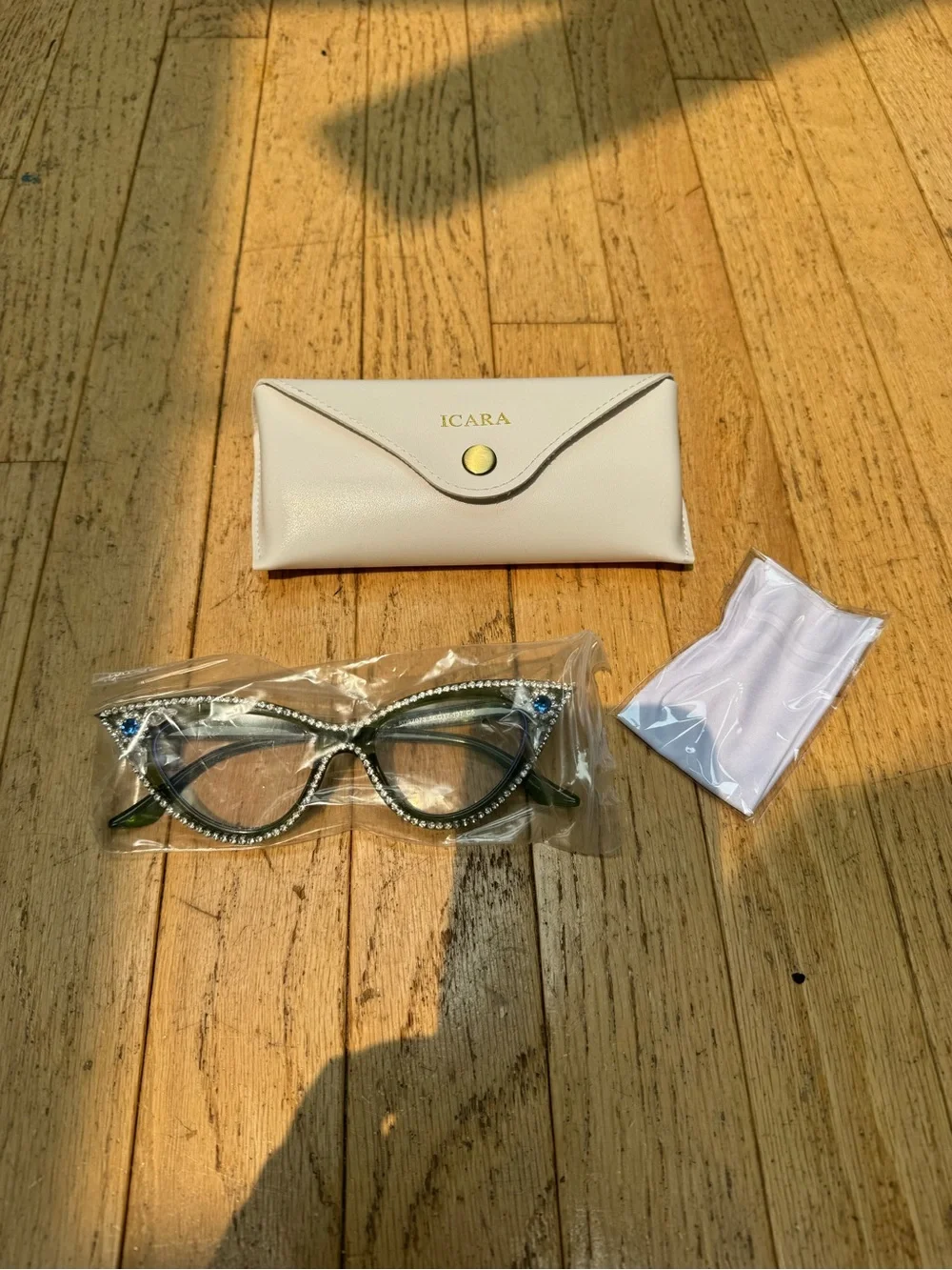 White Eyewear Case with Crystal-Trim Green Cat-Eye Glasses